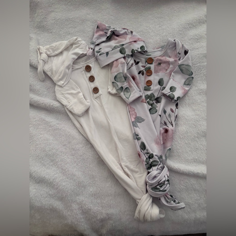 Caden Lane Floral Knot Gown & Hat Set | 0-3M & 7-14 lbs